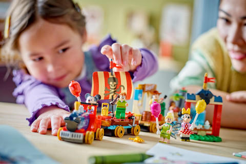 Hamarosan: Áprilisi LEGO® Disney újdonságok az ünnepi alkalomra!