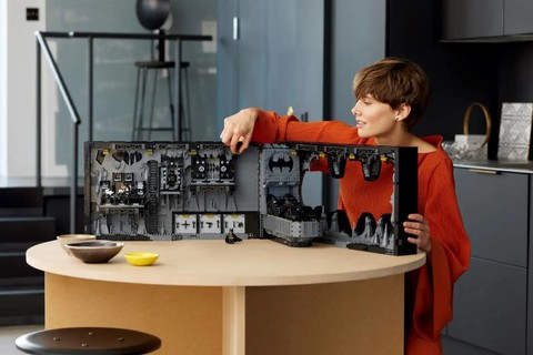 LEGO® DC Batman™ Denevérbarlang árnyékdoboz (76252) 
