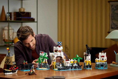 Fedezd fel újra a LEGO® Kalózok világát!