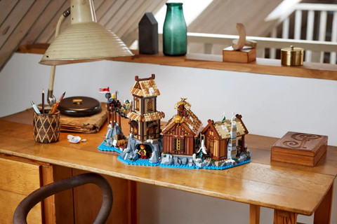 Utazz vissza az időben miközben megépíted és felfedezed a LEGO® Ideas Viking falu készletet!