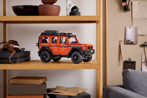 Kihagyhatatlan nyári újdonság: érkezik a LEGO® Technic Mercedes-Benz G 500 PROFESSIONAL Line 