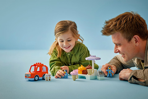 Ismerd meg LEGO Bluey világát: 5 szuper készlet kisgyermekeknek!