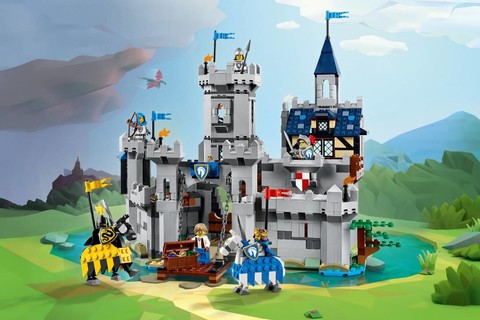 Fedezd fel a középkor varázsát a LEGO® Creator 3 az 1-ben Középkori lovagi vár készlettel!