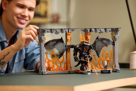 Nyiss ablakot Középföldére a LEGO® Icons Könyvkuckó: A Gyűrűk Ura: Balrog™ (10367) készlettel