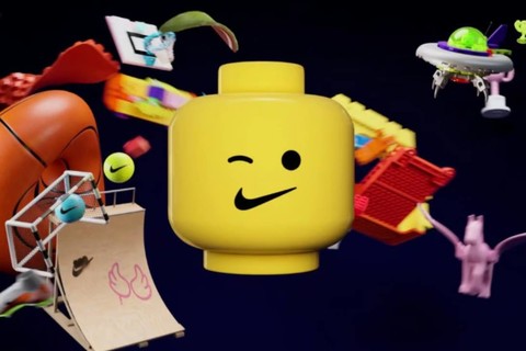 Érkezik a LEGO x Nike kollekció – augusztusban jönnek a színes újdonságok a gyerekeknek!