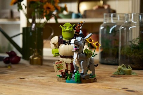 Egy kis mocsár a polcodon – LEGO® Shrek gyűjtői készlet felnőtteknek