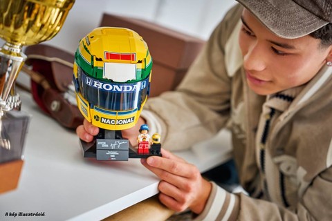 Öveket becsatolni: LEGO® Editions Ayrton Senna sisakja