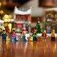LEGO® ICONS 10308 - Karácsonyi főutca