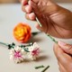 LEGO® Botanicals 10342 - Rózsaszín virágcsokor