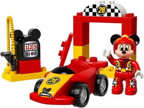 Mickey versenyautója