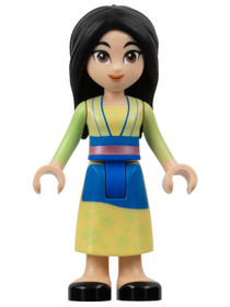 Mulan - Sárgászöld és világossárga köpeny, Fekete cipő, Kis mosoly