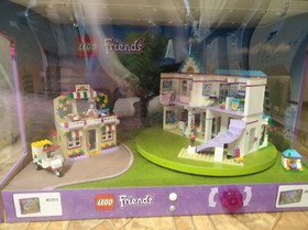 Friends Display Box 02