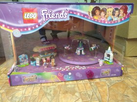 Friends Display Box 03