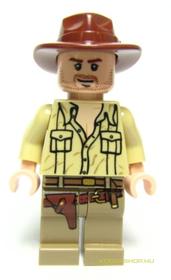 Indiana Jones, nyitott ingben