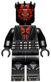 Darth Maul köpenyben ezüst páncélozott lábbal
