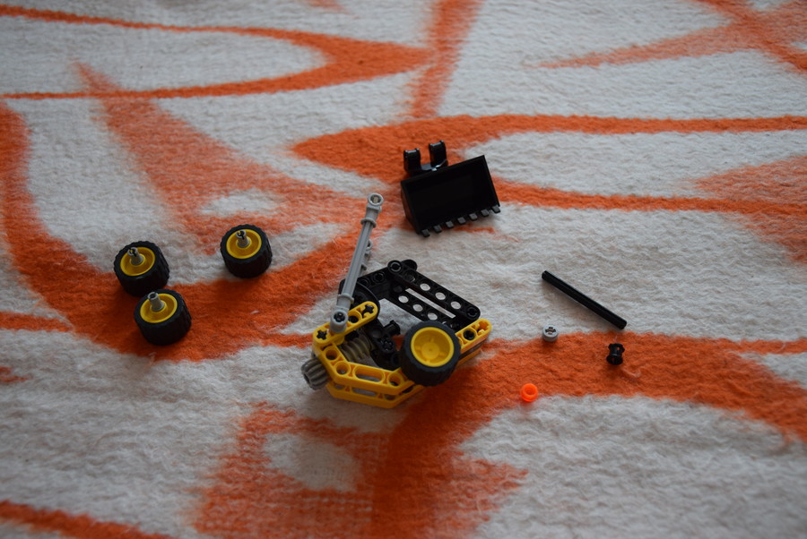 8418 mini rakodó