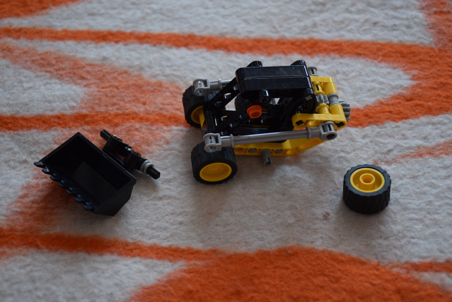 8418 mini rakodó