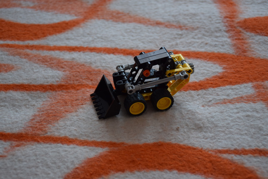 8418 mini rakodó
