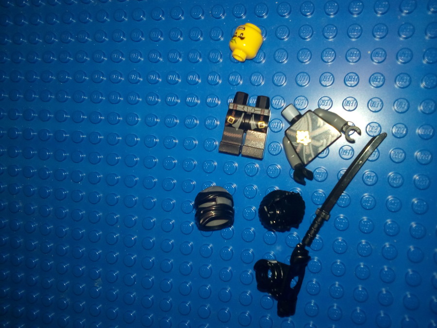 Cole a Ninjago magazinban