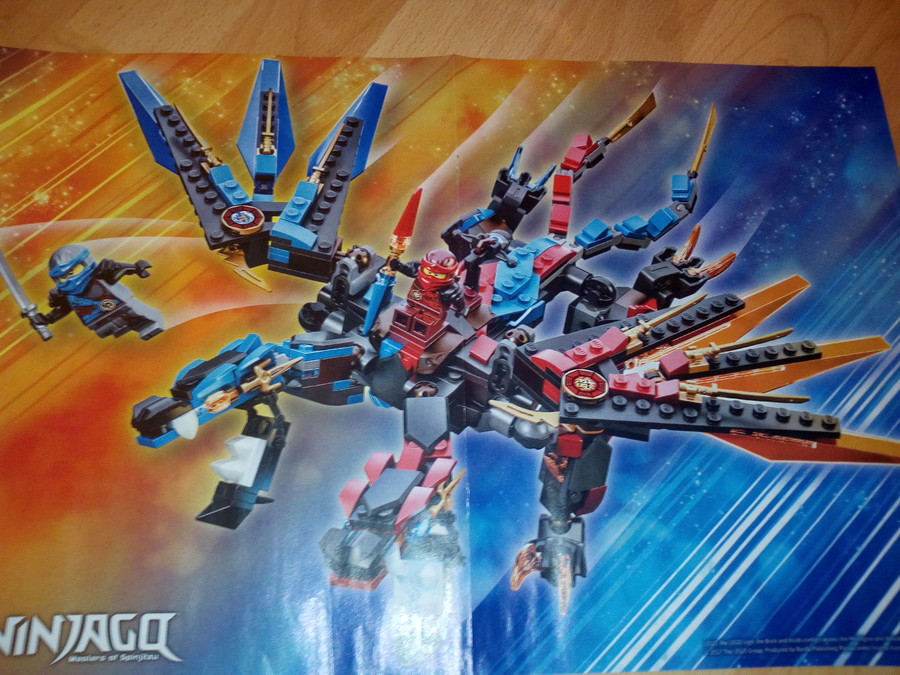 Cole a Ninjago magazinban