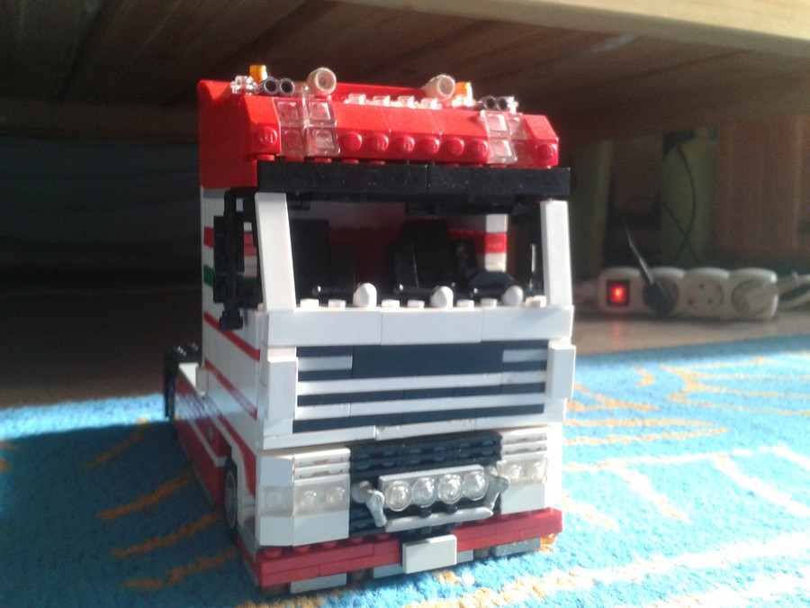 DAF XF 105 Super Space Cab nyerges vontató
