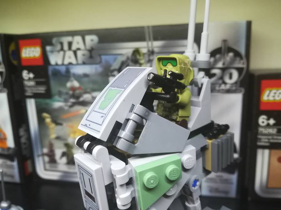 75261 Clone Scout Walker