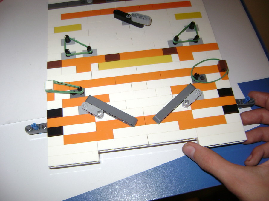 újjabb LEGO Flipper