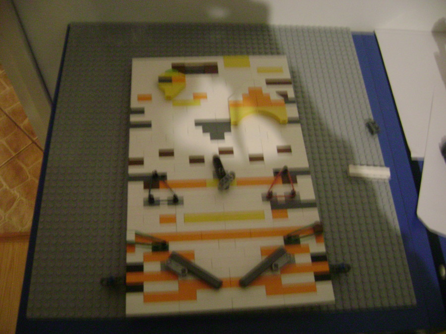 Hogyan készíts LEGO-ból Flippert? :)