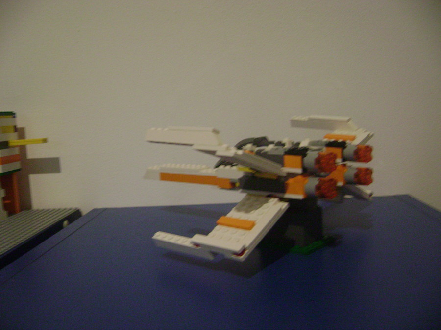 LEGO Star wars X-wing starfighter II.