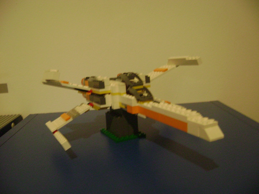 LEGO Star wars X-wing starfighter II.