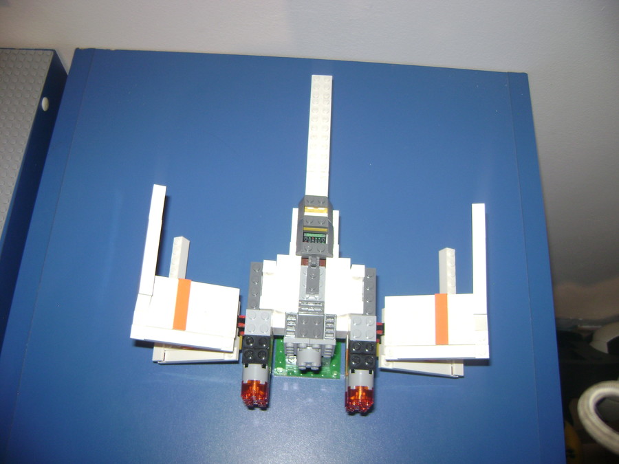 LEGO Star wars X-wing starfighter II.