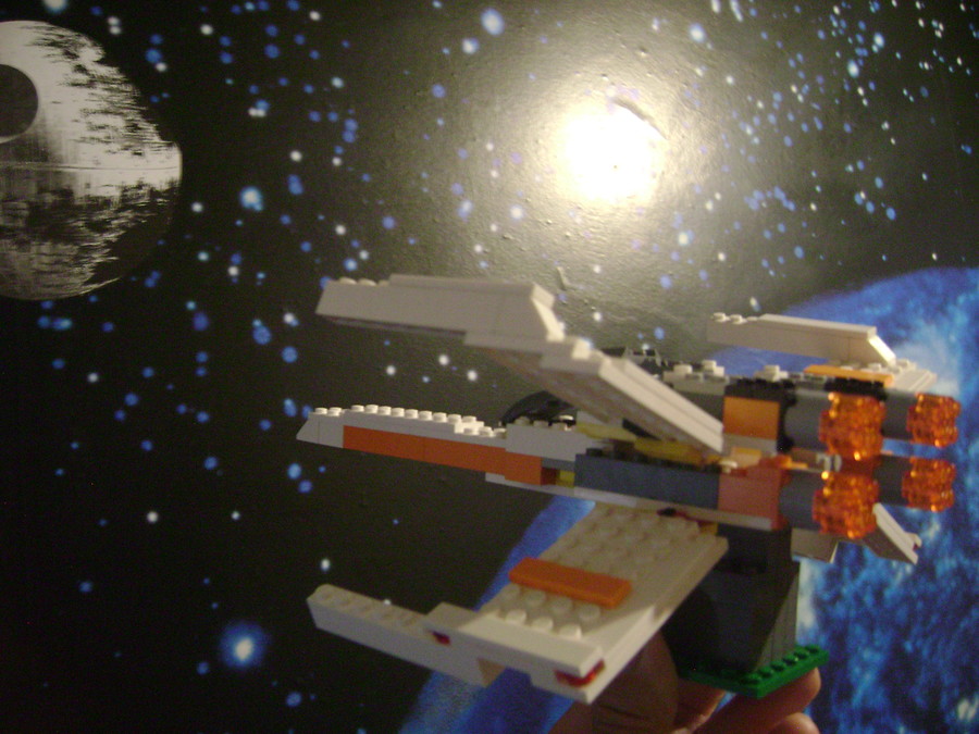 LEGO Star wars X-wing starfighter II.
