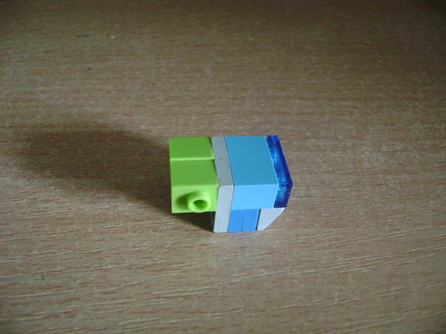 Mini LEGO Millenium Falcon