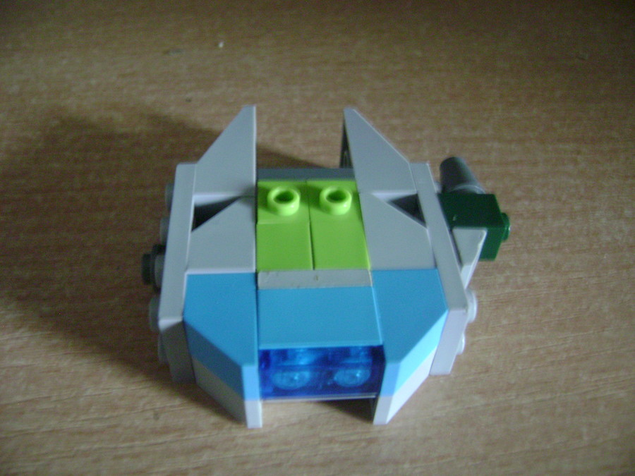 Mini LEGO Millenium Falcon
