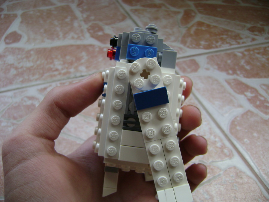 BB-8,R2-D2,C-3PO,AT-AT LEGO-ból