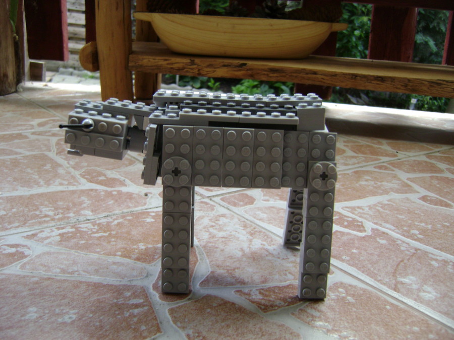 BB-8,R2-D2,C-3PO,AT-AT LEGO-ból