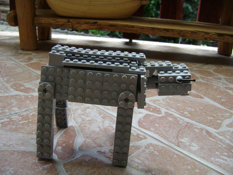 BB-8,R2-D2,C-3PO,AT-AT LEGO-ból