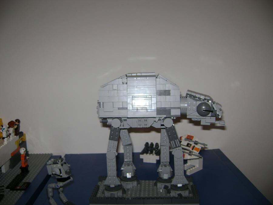 LEGO AT-AT *-*