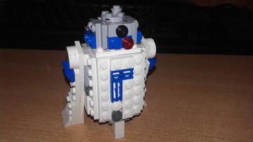 Lego R2-D2 :)