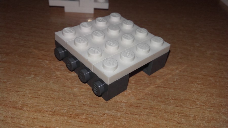 Lego R2-D2 :)