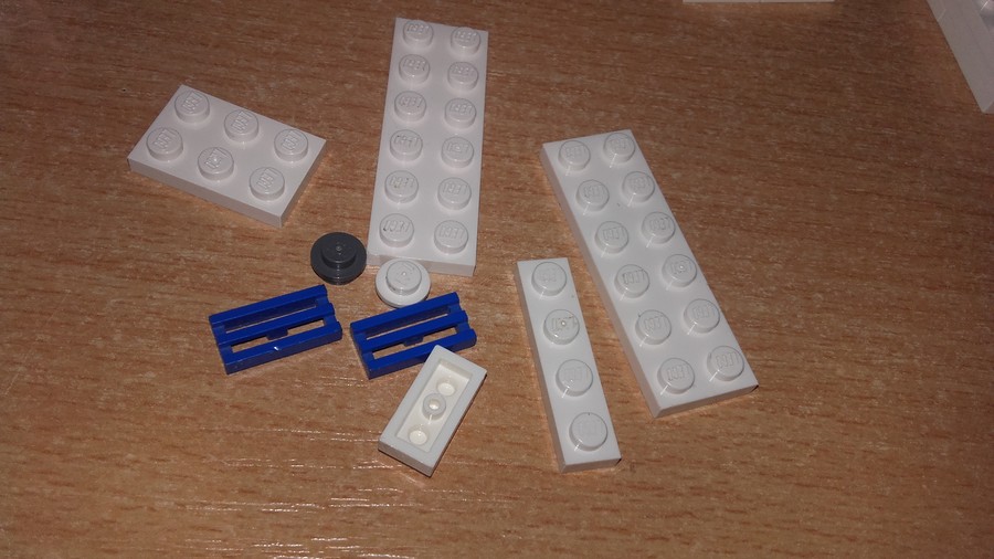 Lego R2-D2 :)