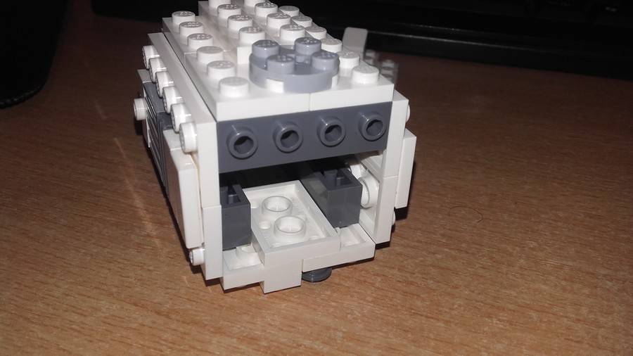 Lego R2-D2 :)
