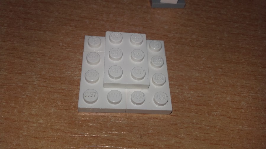Lego R2-D2 :)