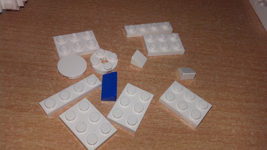Lego R2-D2 :)