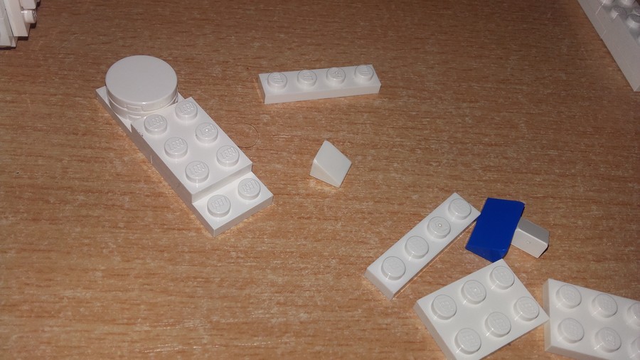 Lego R2-D2 :)