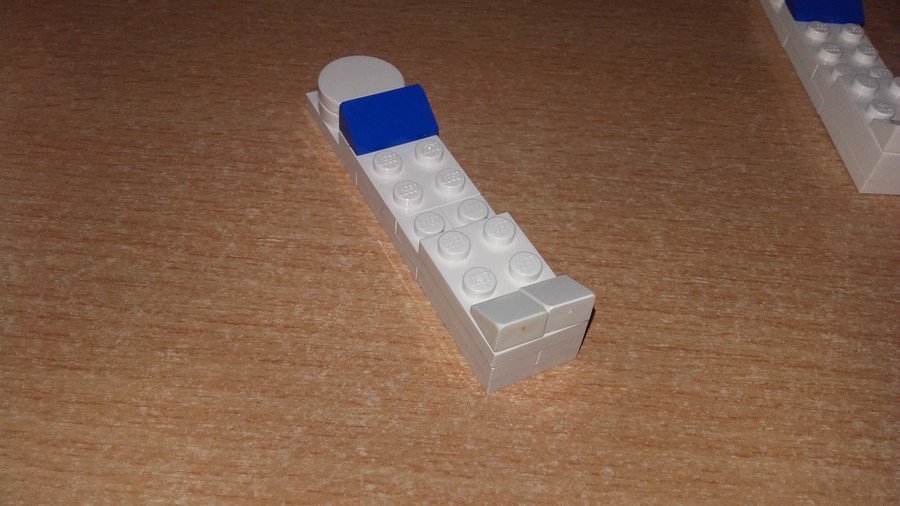 Lego R2-D2 :)