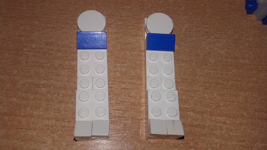 Lego R2-D2 :)