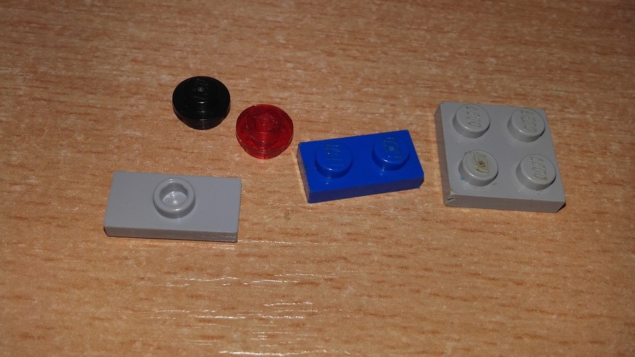 Lego R2-D2 :)