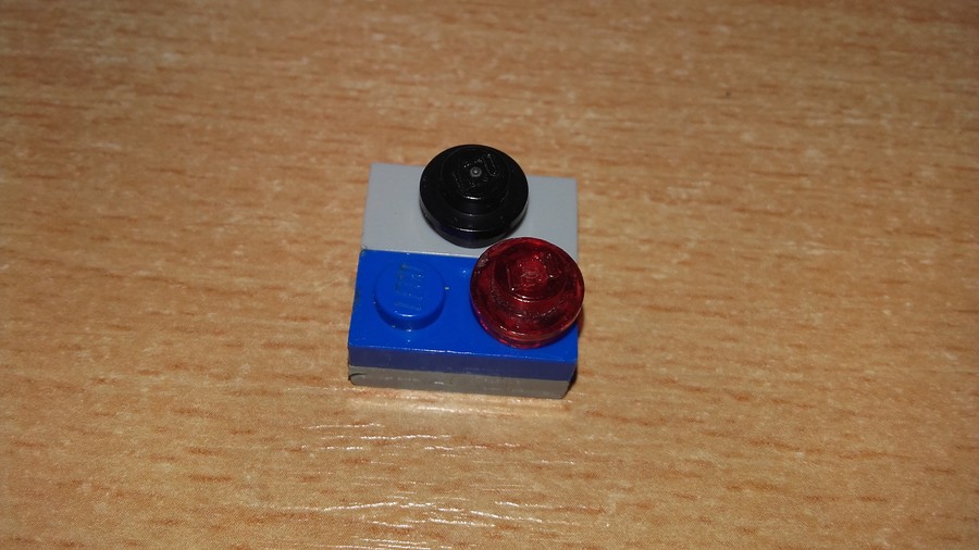 Lego R2-D2 :)