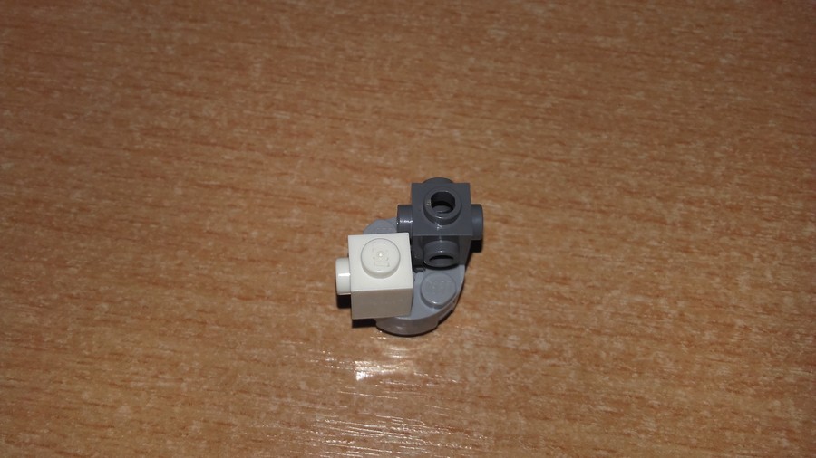Lego R2-D2 :)